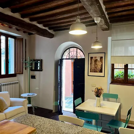 Santa Monaca Medieval House Sorano (Grosseto)