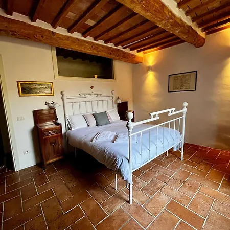 Santa Monaca Medieval House Holiday home *