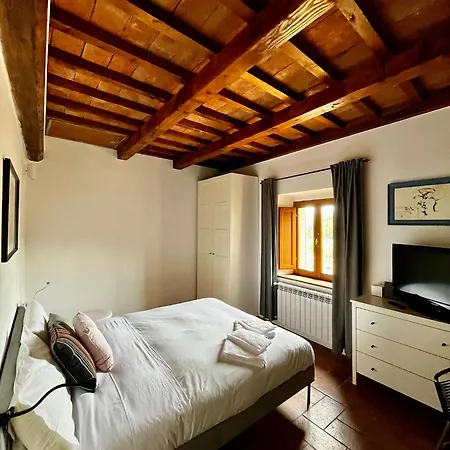 Santa Monaca Medieval House * Sorano (Grosseto)