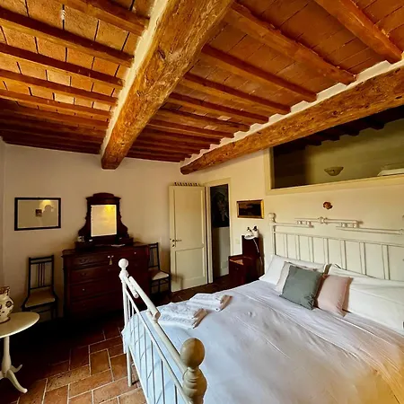 Santa Monaca Medieval House * Sorano (Grosseto)